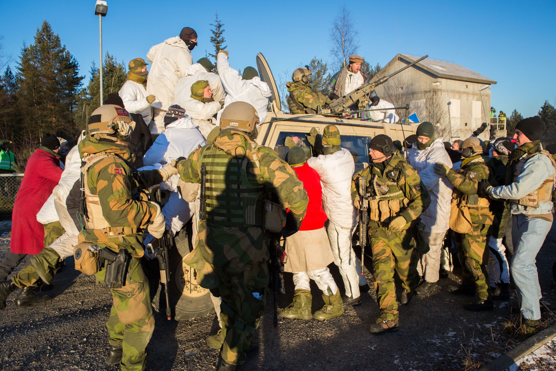 Hvem sitt ansvar er det at vi driver realistisk trening?