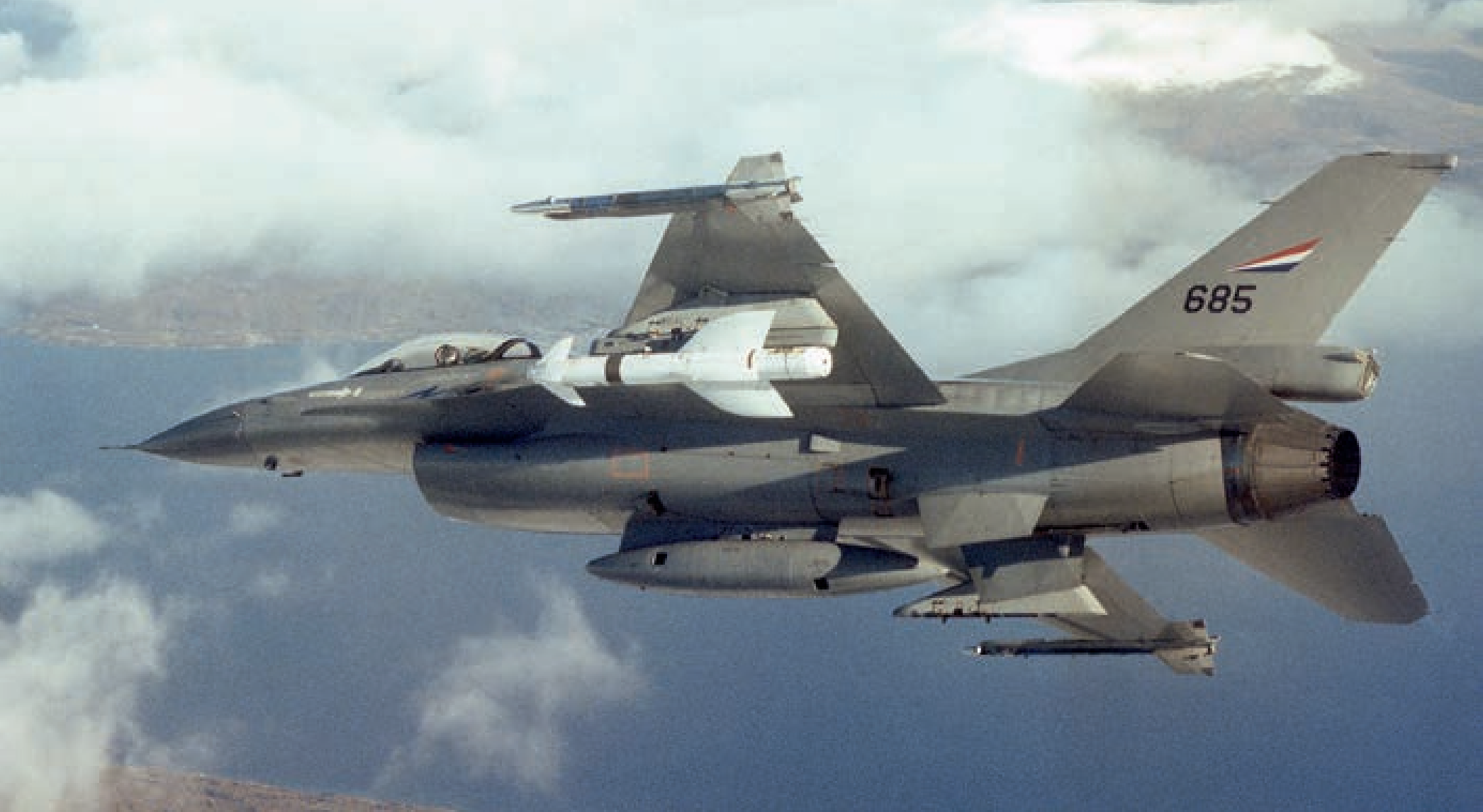 Hva gjør FFI for luftforsvaret i 2044?