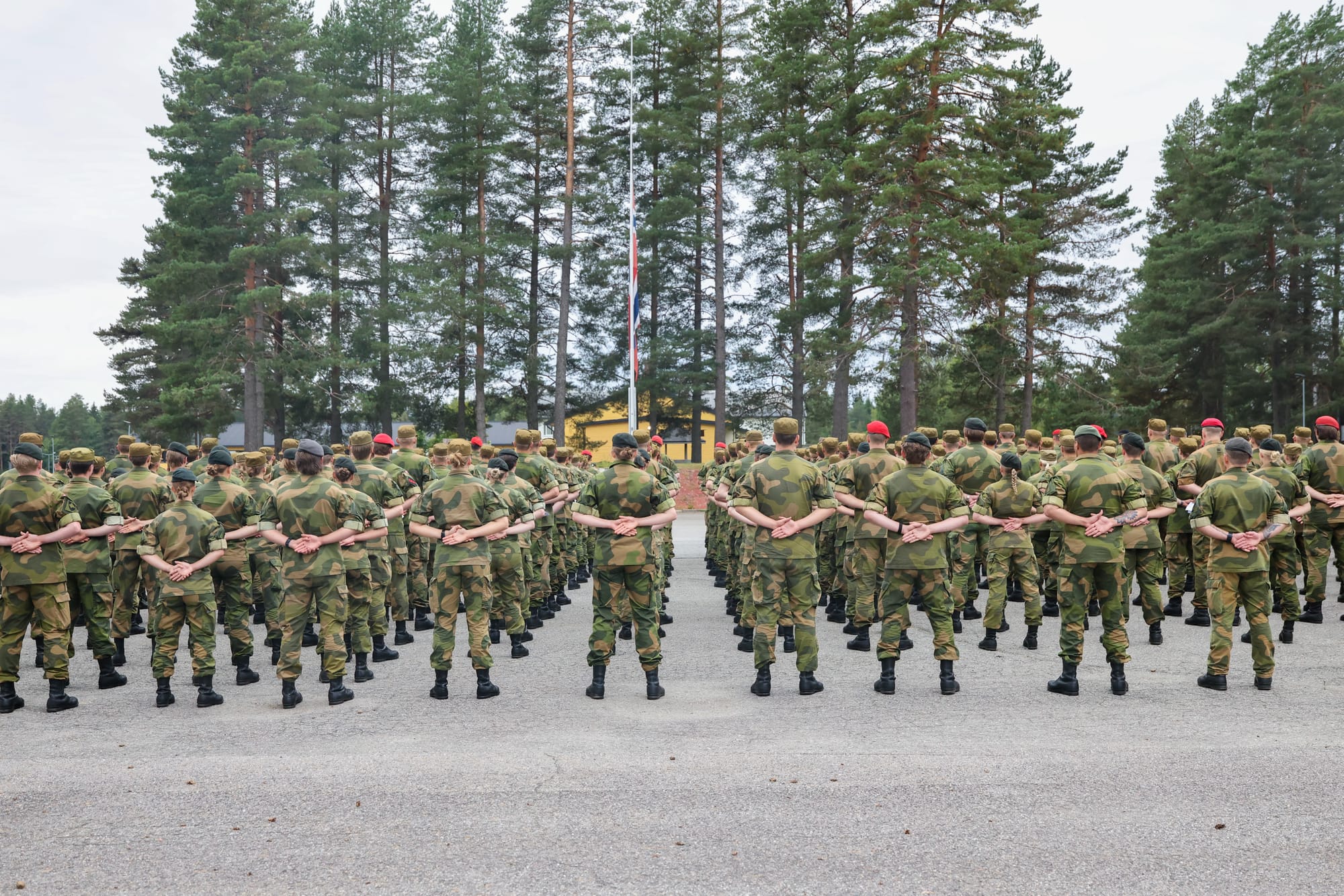 Har URE gitt systematiske forskjeller i offiserers medarbeidervurderinger i Hæren?