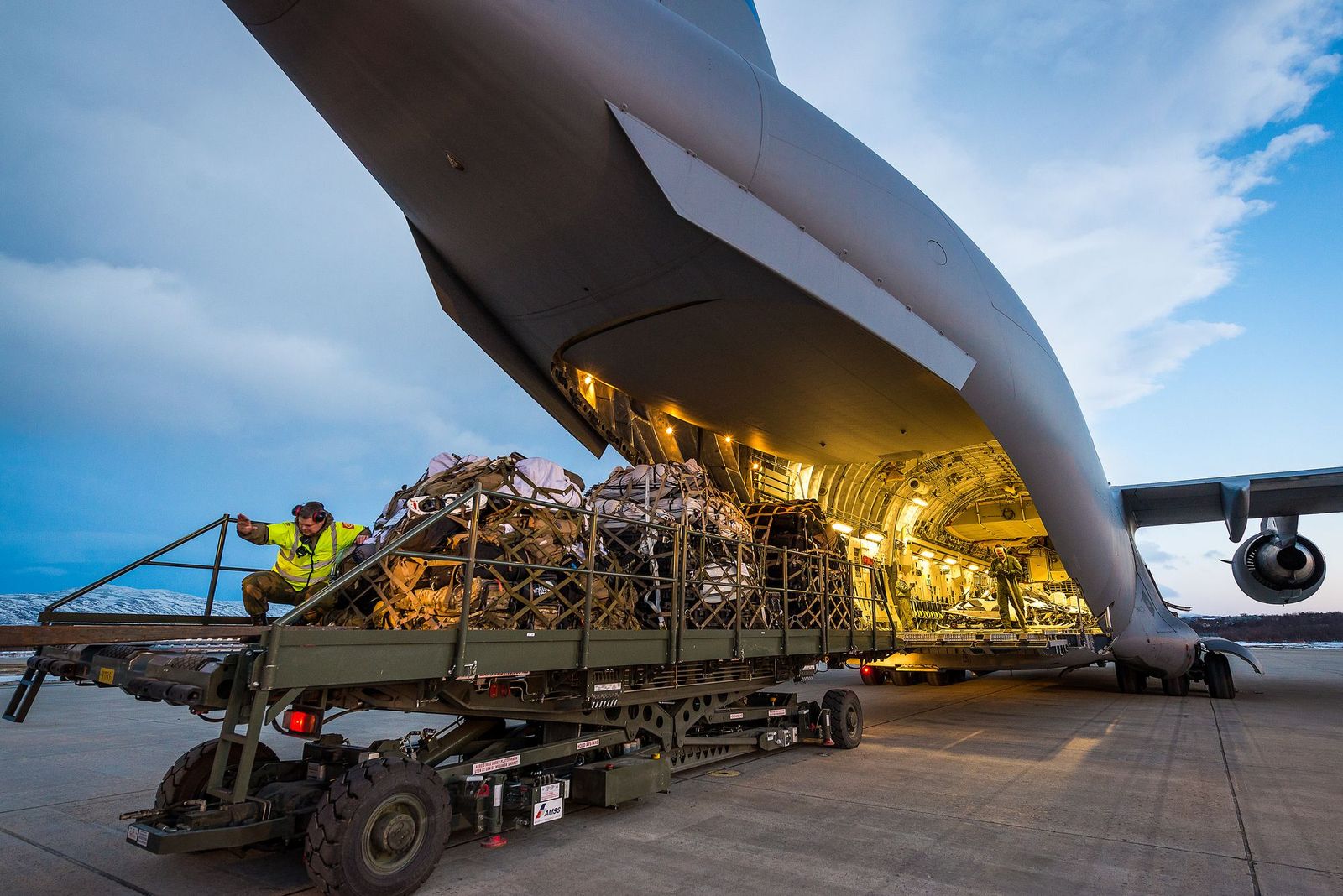 Hva er militær logistikk?