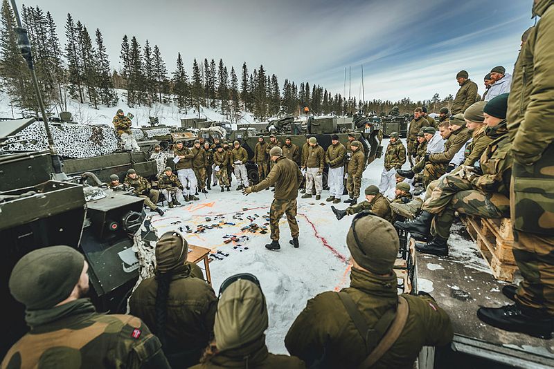 Replikk: Innføringen av offiserskorpset