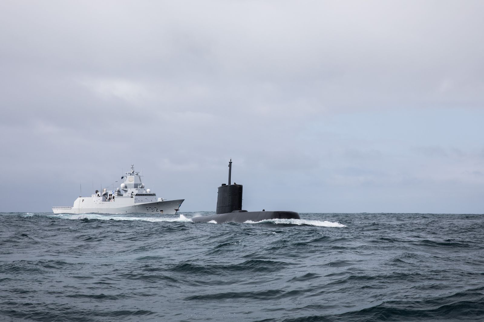 Å vere dobbelt sjøblind - ein forsvarsdebatt på ville vegar