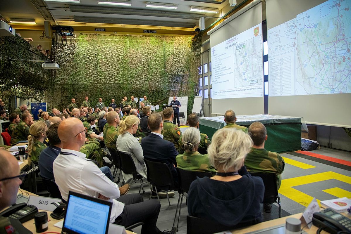 Hvilke fordeler og ulemper har NATOs problemløsningsmodell?