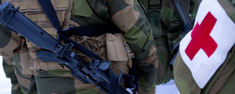 Krig på ulike vilkår: Hvorfor skal vi følge krigens folkerett når motparten ikke gjør det?