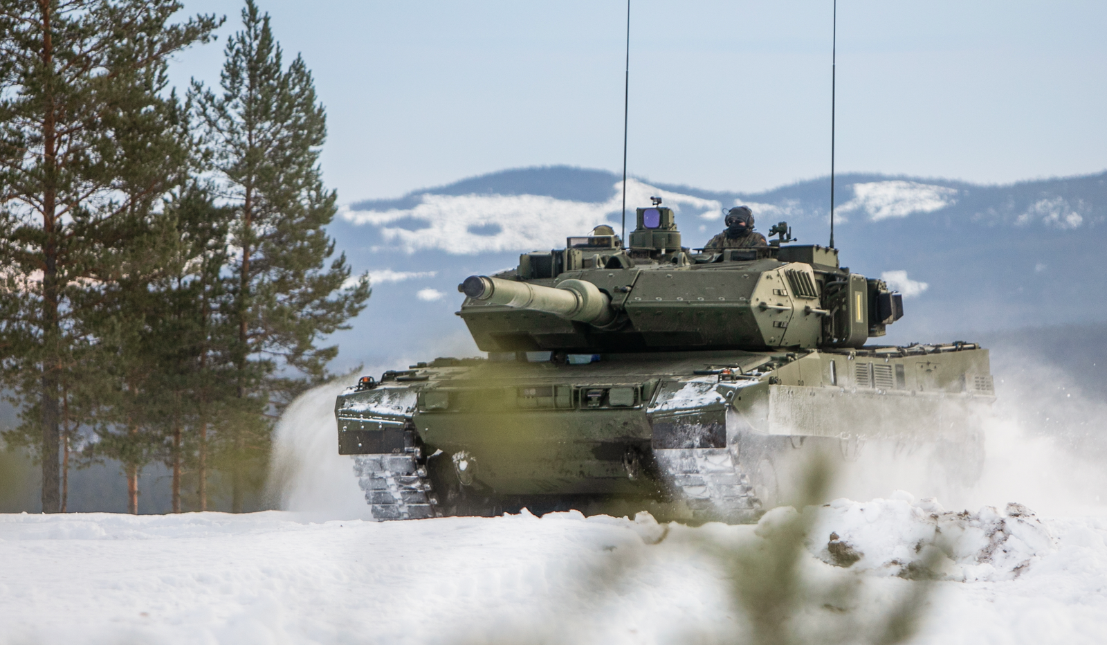 Stridsvognkjøpet må fullføres