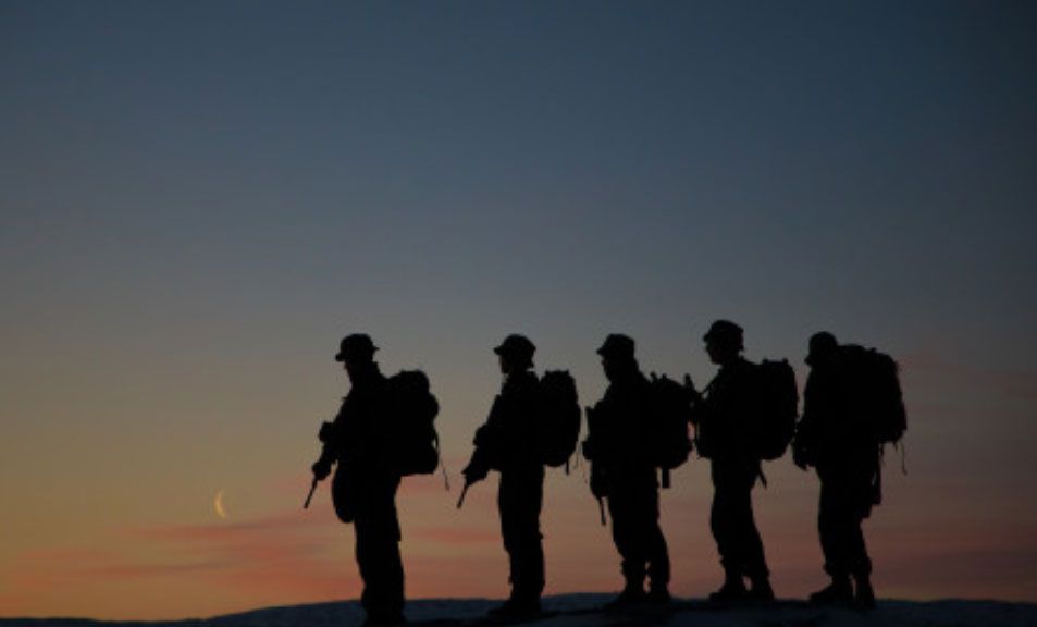 Jernlovens strupetak, blårussens kalkyler og det hypotetiske Forsvaret