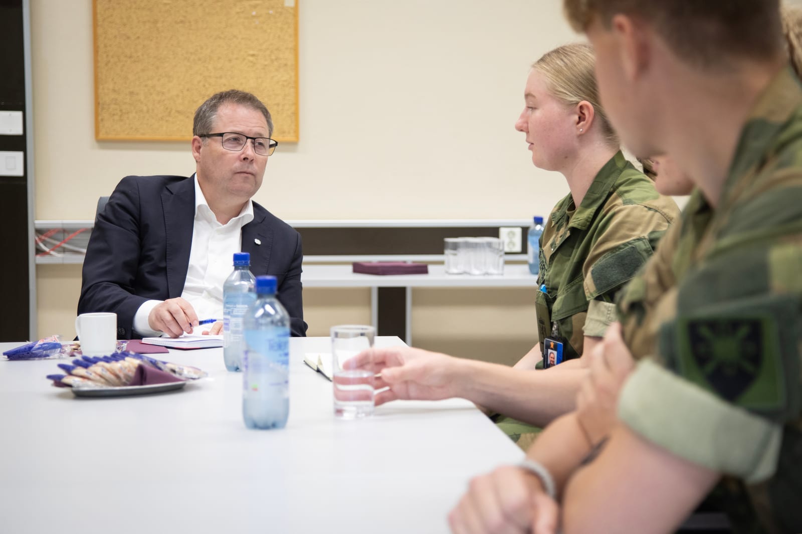 Inkonsekvente signaler om konsulentkjøp