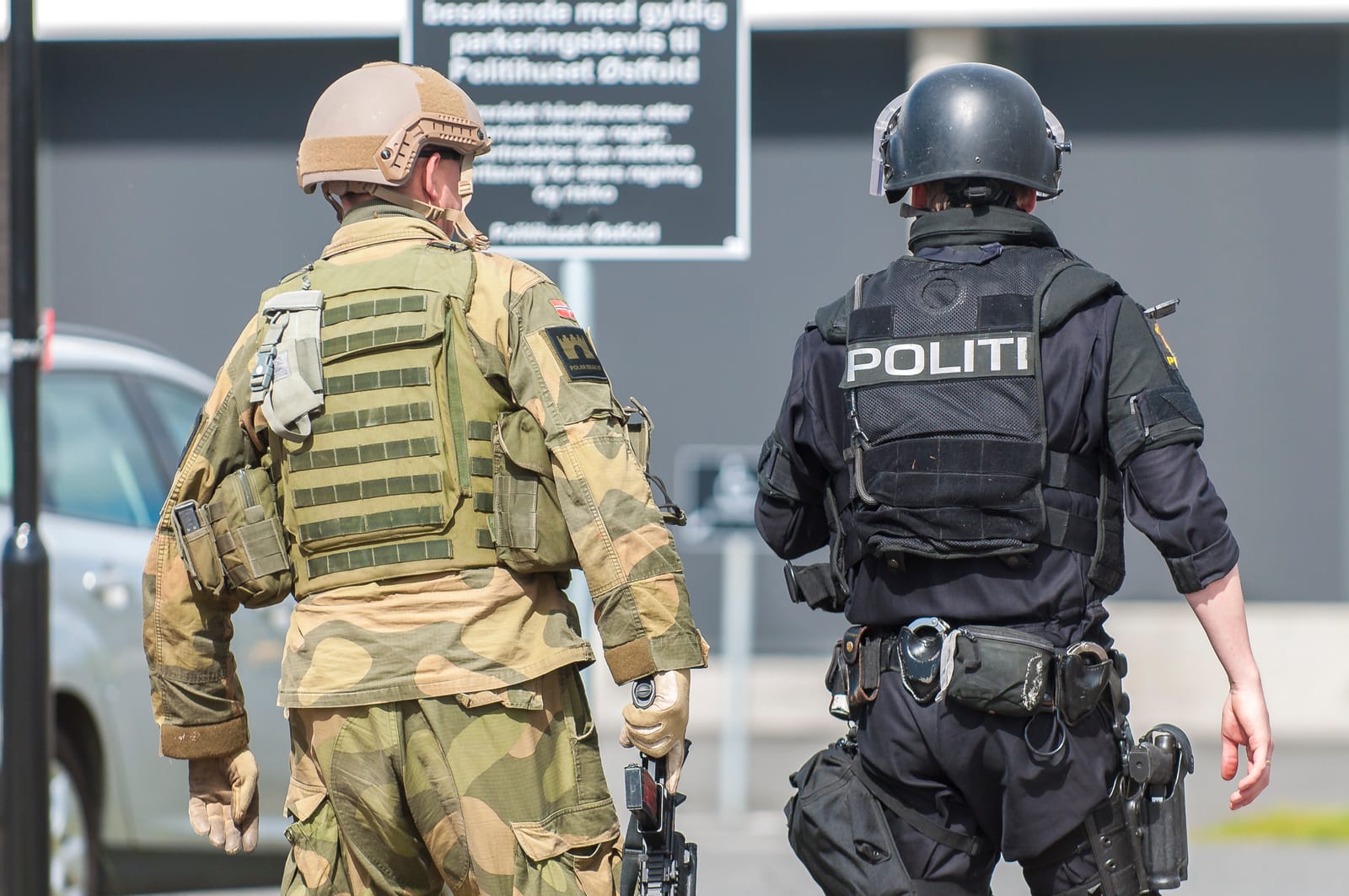 Fysisk makt og nærkamp – parallelle prosesser mot samme mål