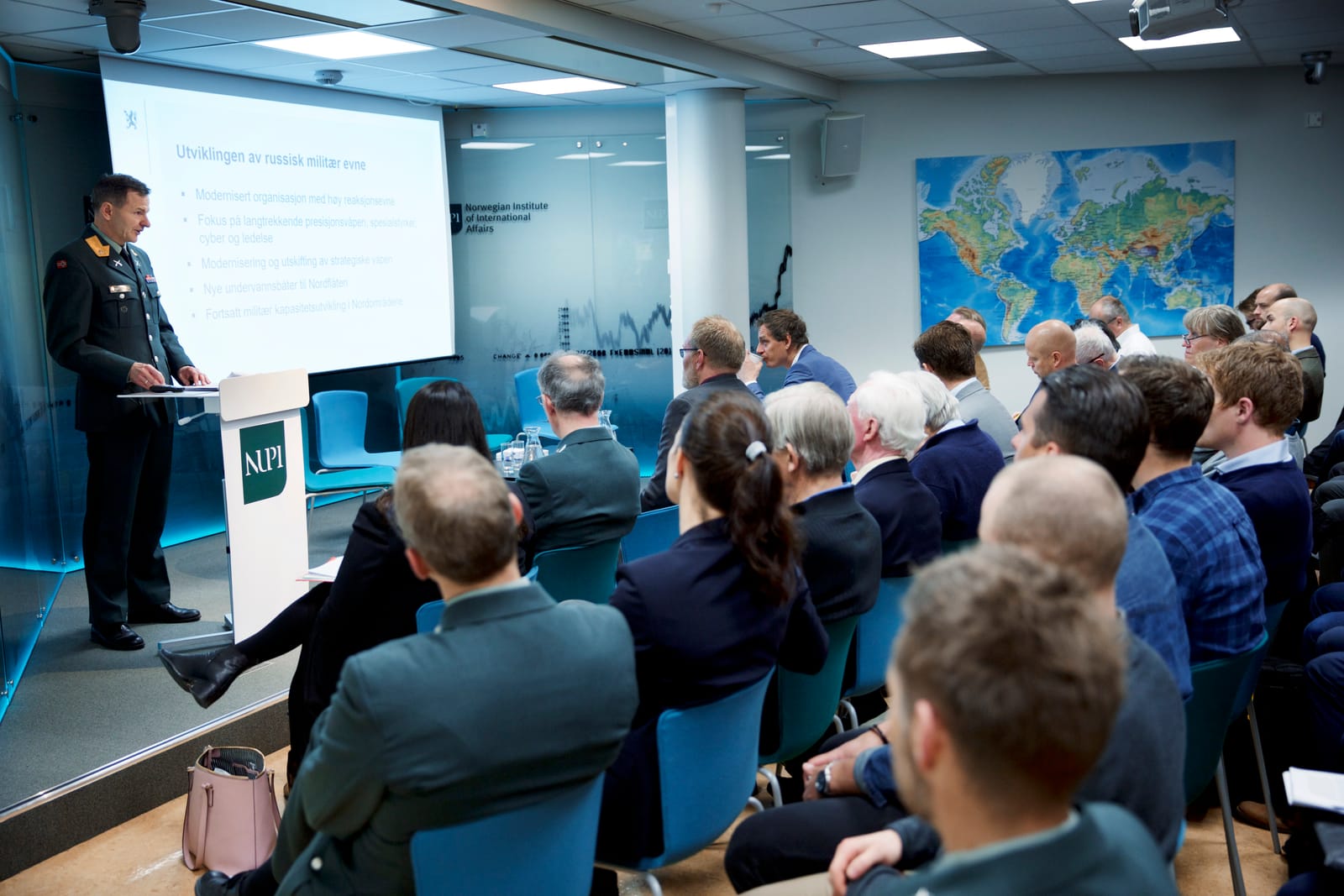 Vi må trene sivile for krig!