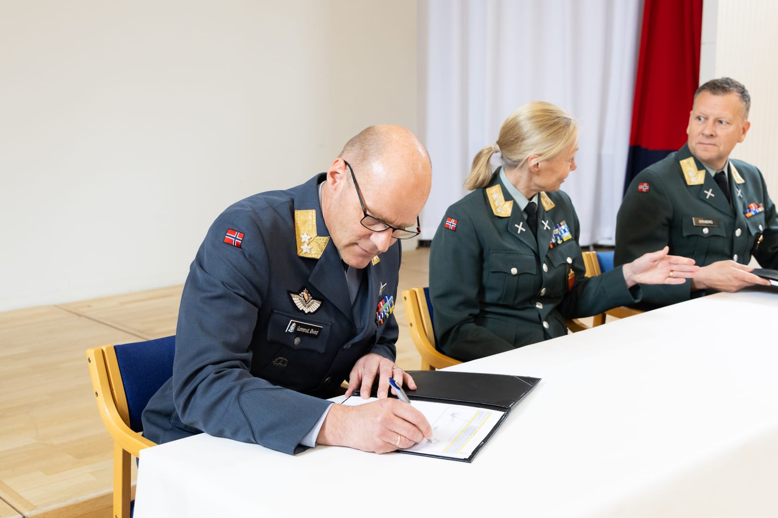 Stiller vi de riktige spørsmålene i den norske sikkerhets- og forsvarsdebatten?